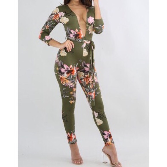 Nora Floral Jumpsuit - Picture 2 of 8